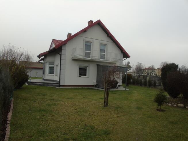 Dom Jednorodzinny , zaplecze ogrodnicze pow 4980m2