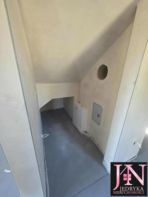 Mały przestronny 75m2 Domek Wolnostojący na 6 arowej działce w Klęczana