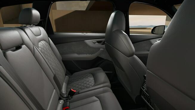 Audi Q7 7 os._S line_Wentylacja_Masaże_Hak_Webasto_B&O_Kamera360_MatrixLED_FV