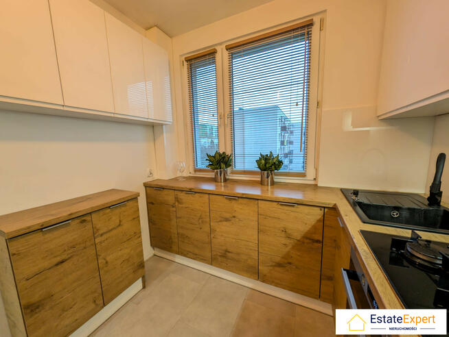 2 pokoje do zamieszkania z widna kuchnią i dużym balkonem bez piecyka!