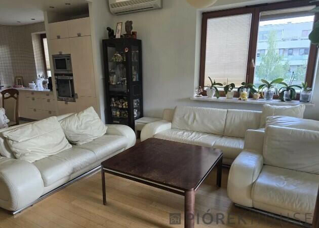 4-pokojowe mieszkanie na Mokotowie