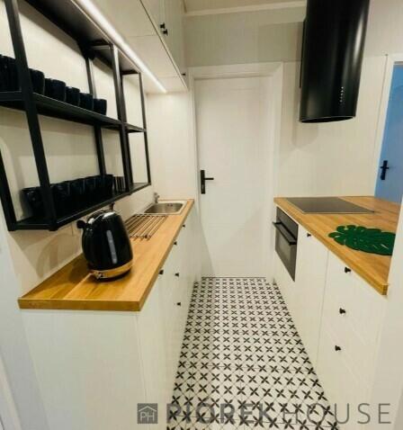 4-pokojowe mieszkanie na Pradze Północ