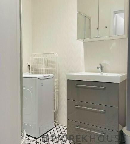 4-pokojowe mieszkanie na Pradze Północ