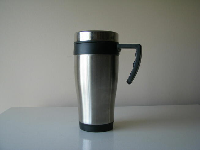 Stalowy kubek termiczny z pokrywką 0,4 l