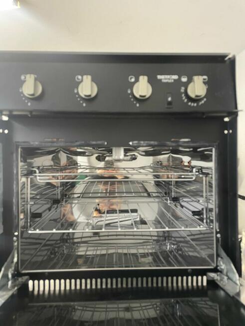 Kuchenka gazowa z piekarnikiem Thetford Triplex powystawowa