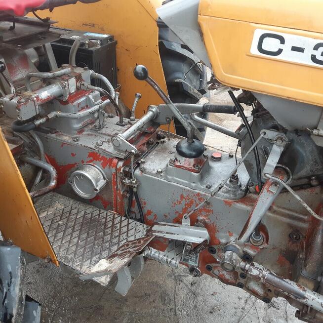 Ciągnik rolniczy Ursus c - 330 trzydziestka