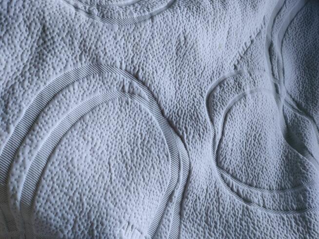 Sprzedam biały pokrowiec na materac