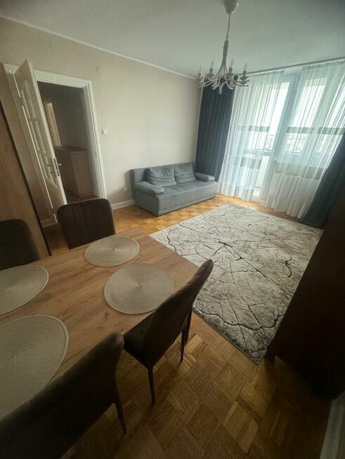 Mieszkanie w spokojnym i ładnym miejscu, w pobliżu stacji me