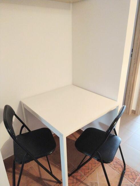 Kwadratowy pokój 2 min. spacerem do metra Bemowo