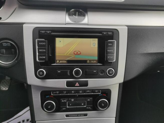 Volkswagen Passat klimatronik, Nawigacja, Podg. szyba, Skóra, Parktronik, 6-bieg, zareje