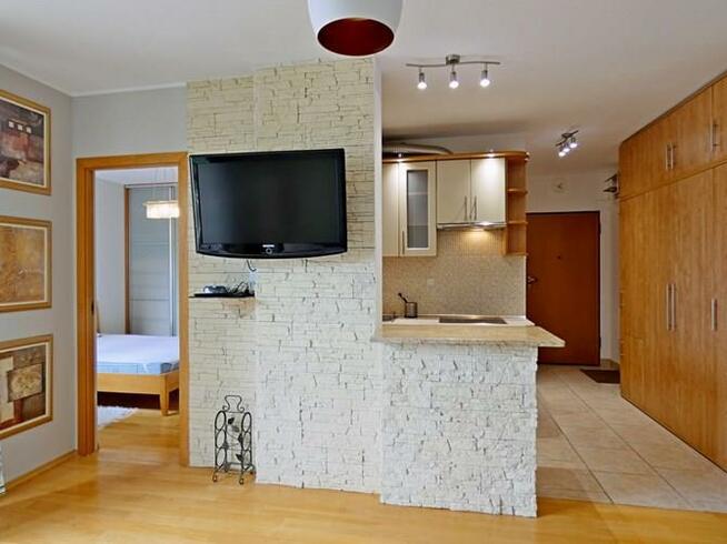 2 pokoje z miejscem w garażu- Św. Wincentego 112