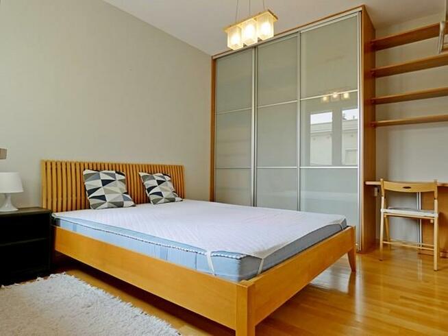 2 pokoje z miejscem w garażu- Św. Wincentego 112