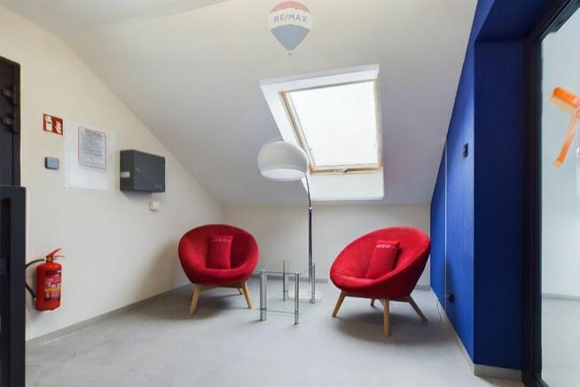 Lokal biurowy z antresolą przy ul. Szaflarskiej