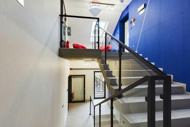 Lokal biurowy z antresolą przy ul. Szaflarskiej