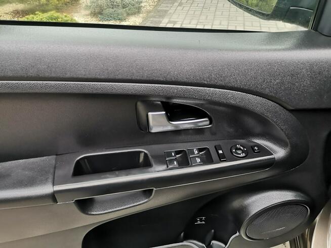 Kia Venga 1.4 16v 90KM Klimatr Navi Kamera Salon PL Serwis Gwarancja