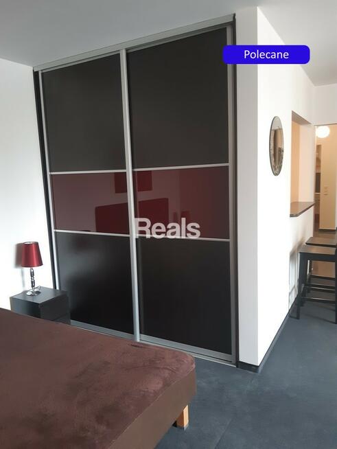 PRZY METRZE ŚWIĘTOKRZYSKA!