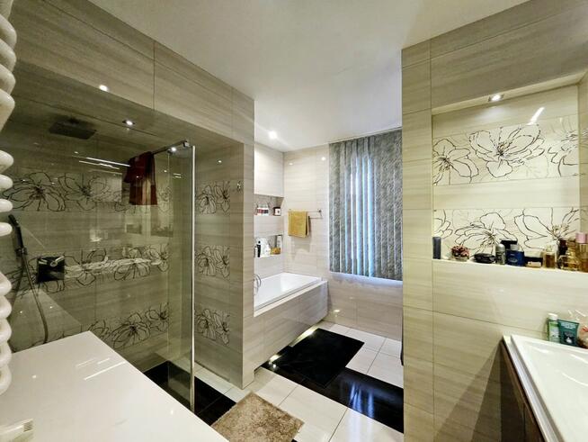 Dom Aleksandrów Łódzki, Przejazd