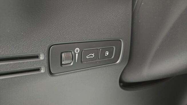 Volvo XC 40 T5 Plug-In Hybrid Plus Dark aut! Z Polskiego Salonu ! Faktura VAT !