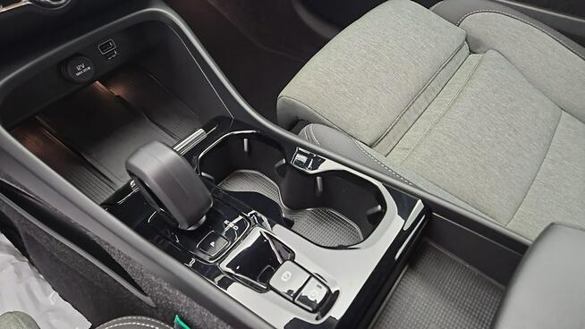 Volvo XC 40 T5 Plug-In Hybrid Plus Dark aut! Z Polskiego Salonu ! Faktura VAT !