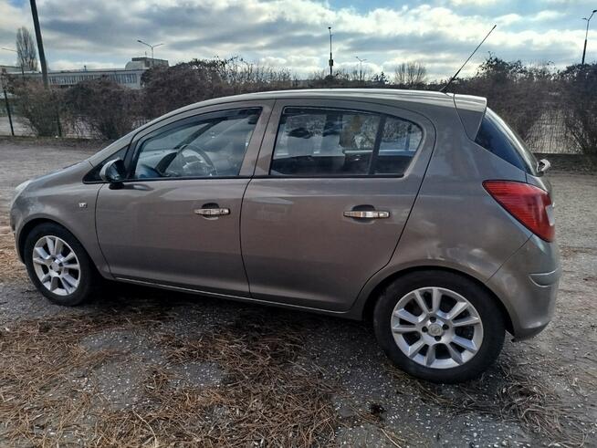 Opel Corsa zarejestrowana 5 drzwi lpq zapraszam qaz do 2031 r