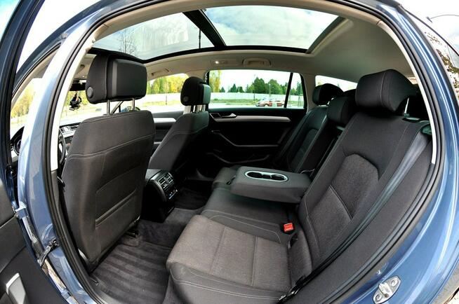 Volkswagen Passat 1.6TDI 120KM Virtual Full Led Navi Kamera Panorama