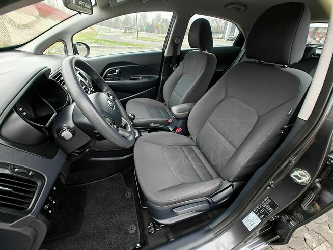Kia Rio niski przebieg stan bdb Zarejestrowany klima gotowy