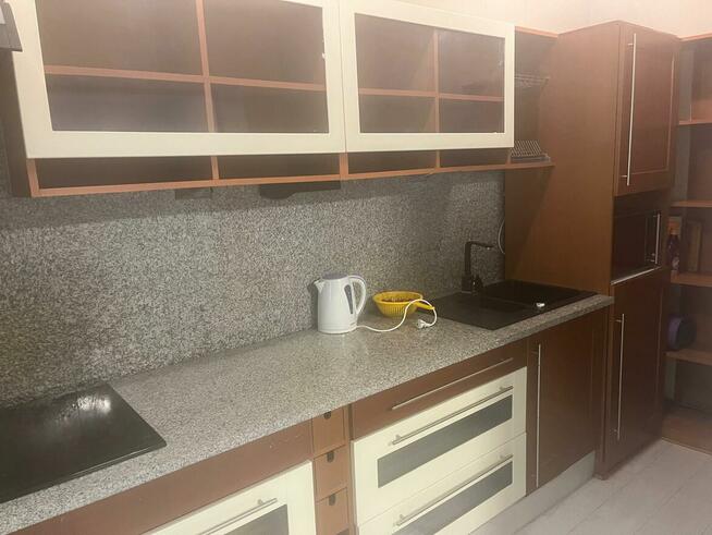 Dwa pokoje al.Solidarności 82B.