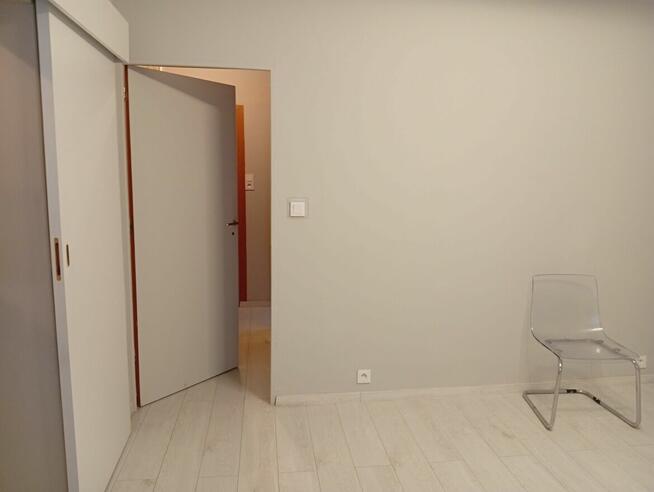 Dwa pokoje al.Solidarności 82B.