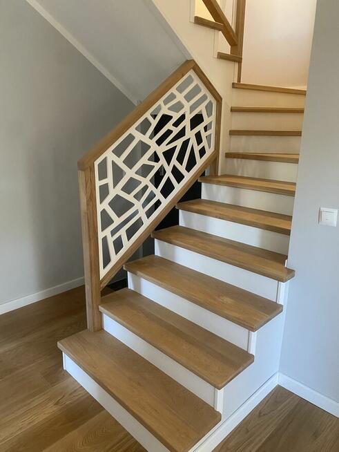 SCHODY drewniane , stalowe , dębowe , jesionowe .