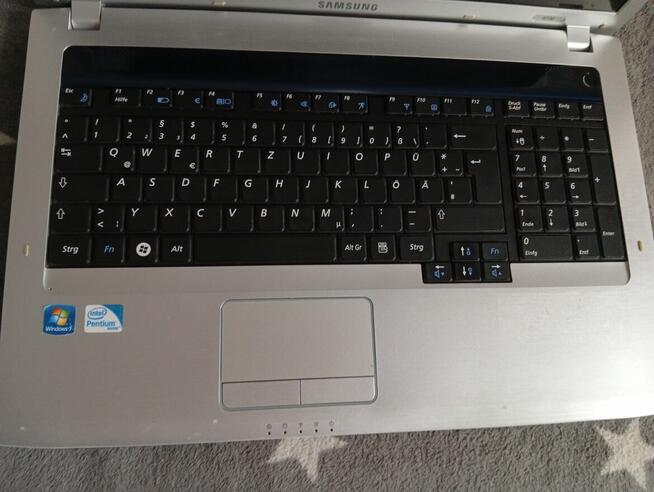 Laptopy MacBook pro, MSI 16y1, Samsung Np-R730