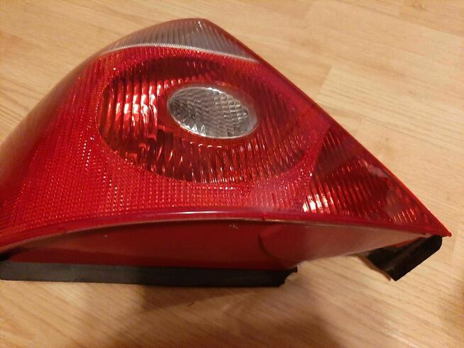 Lewa lampa tylna do Ford Mondeo MK3 Sedan