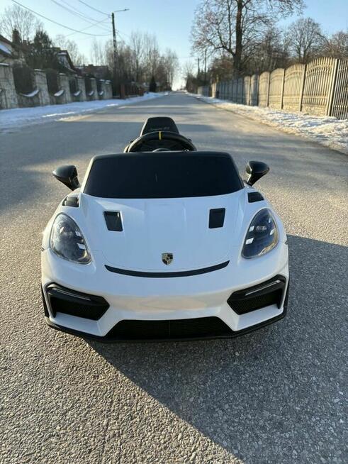 Sportowy samochód Porsche 718 na akumulator dla dzieci – nowy