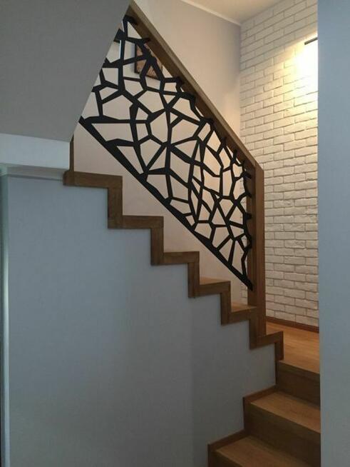 SCHODY drewniane , stalowe , dębowe , jesionowe .