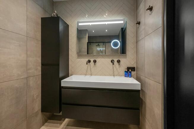 KOMPLEKSIWEREMONTY MIESZKAŃ KUCHNI ŁAZIENEK POKOI SOLIDNIE