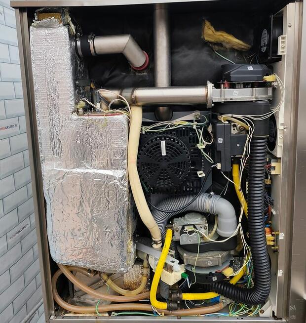 Piec konwekcyjno-parowy gazowy Rational + uzdatniacz do wody