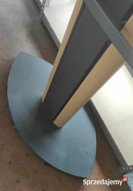 Stojak Wystawowy z Wieszakami 153cm