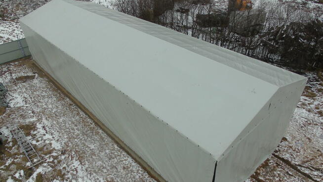 Namioty na wymiar – trwałe konstrukcje z poszyciem PVC