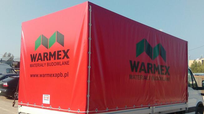 Plandeka z nadrukiem – reklama drukowana UV i malowana