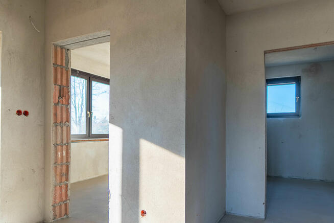 Dom w budowie. Stan surowy, zamknięty - Święciec, gm. Kramsk