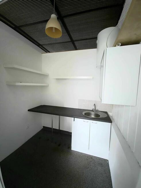 Lokal centrum Łodzi fryzjer barber kosmetyczka branża beauty