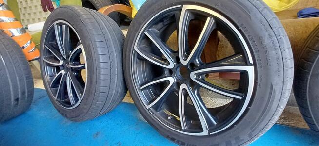 sprzedam felgi aluminiowe 18 z oponami letnimi