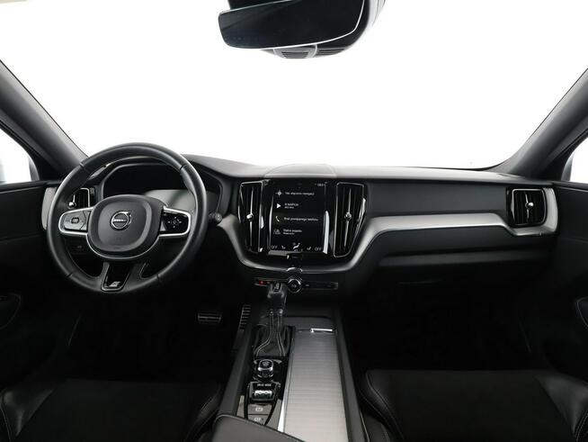 Volvo XC 60 R-design, Kamera, Navi, Podg.fotele, Aut.klima