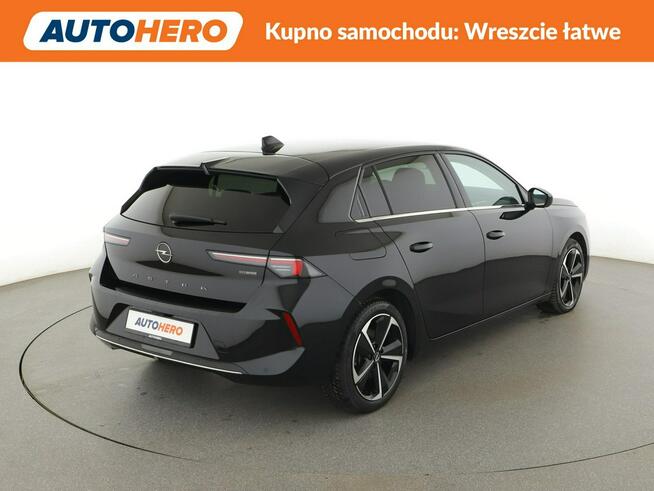 Opel Astra PHEV full LED navi virtual cocpit klima auto kamery grzane fotele