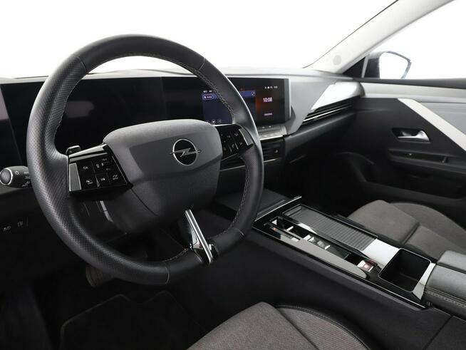 Opel Astra PHEV full LED navi virtual cocpit klima auto kamery grzane fotele