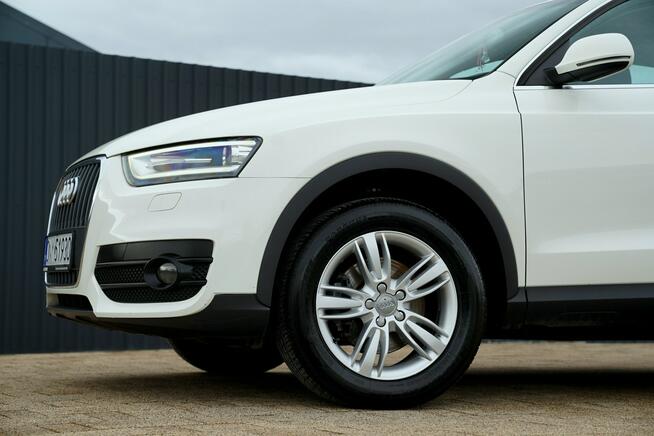 Audi Q3 BIXENON -LED parktonik NAWI alusy 17 pelna elek. klimatronik hak el.