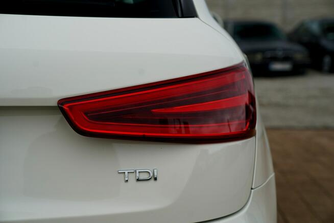 Audi Q3 BIXENON -LED parktonik NAWI alusy 17 pelna elek. klimatronik hak el.