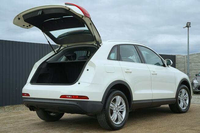 Audi Q3 BIXENON -LED parktonik NAWI alusy 17 pelna elek. klimatronik hak el.