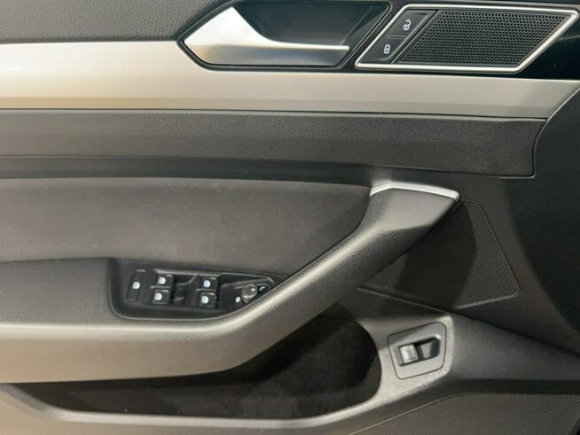 Volkswagen Passat 1.8 TSI DSG Solon PL