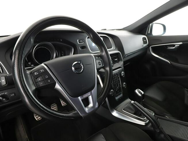 Volvo V40 R-line full LED klima auto navi grzane fotele czujniki parkowania
