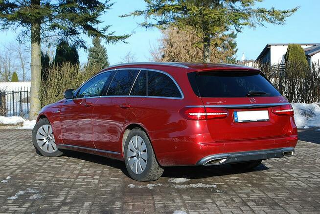 Mercedes E200. 4 MATIC. 2,0 benzyna-HYBRYDA.